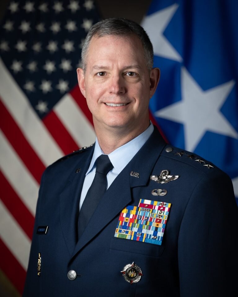 Le commandant du Commandement européen des États-Unis a averti en privé le Pentagone qu'il ne disposait…