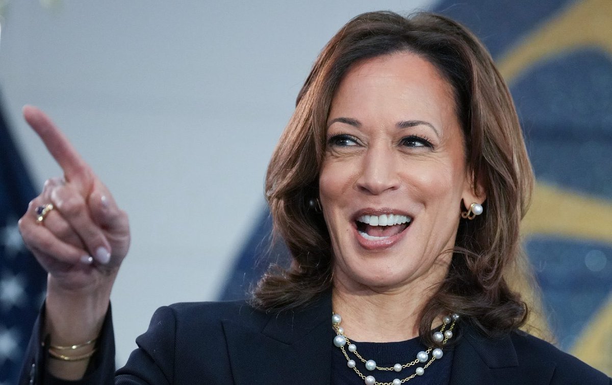 🇺🇸 Kamala Harris a acheté une maison de 8 150 000 $ dans un quartier de Malibu, en Californie, composé à…