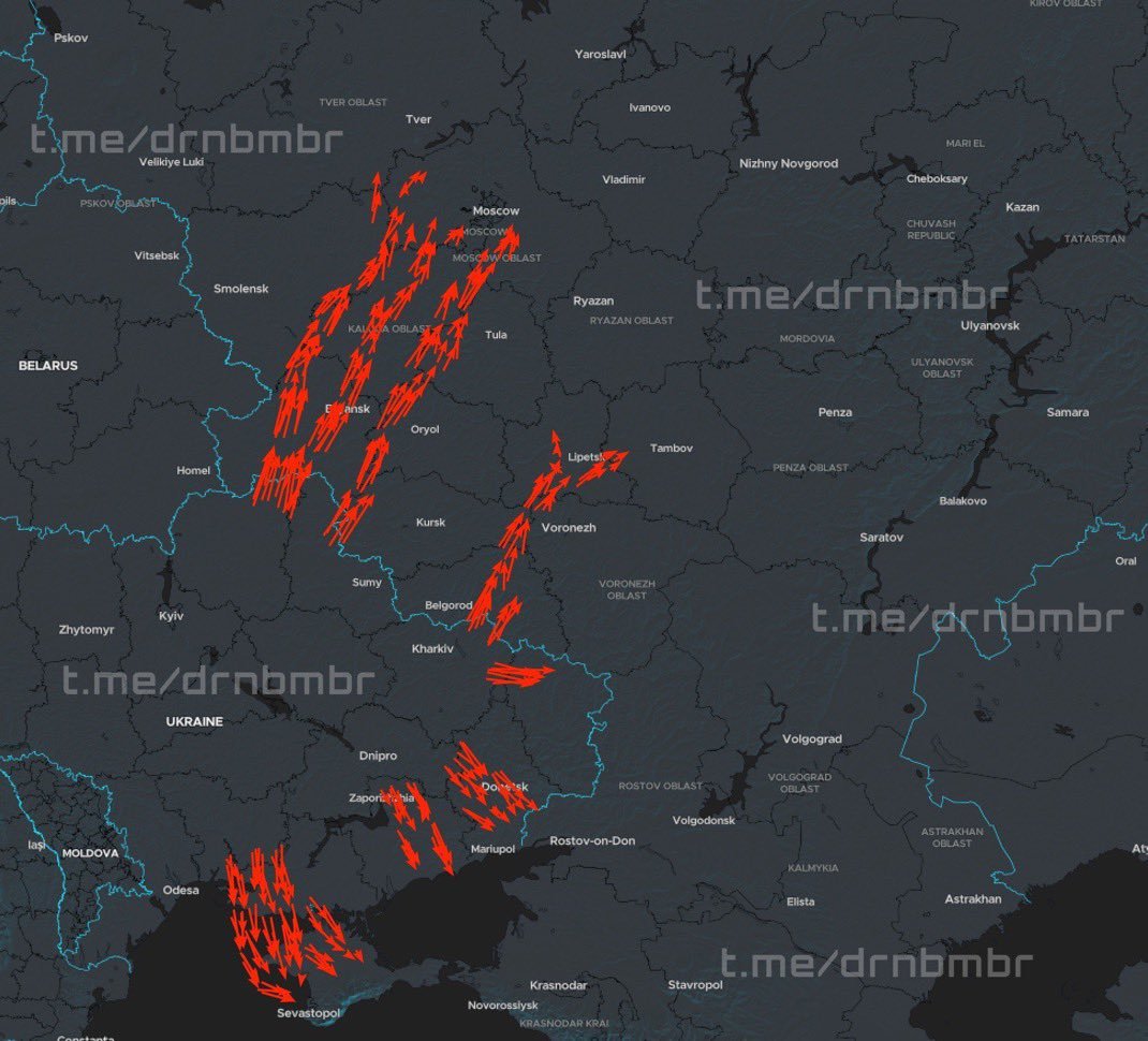 L’Ukraine vient de lancer une autre grande attaque par essaim de drones contre la Russie.