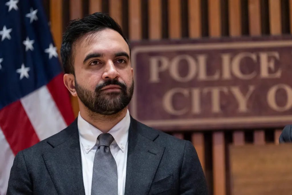 🇺🇸 Zohran Mamdani prévoit d'exiger une carte d'identité pour entrer dans les épiceries new-yorkaises…