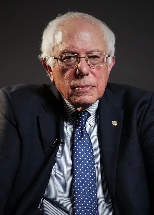 Bernie Sanders répond « Je ne pense pas » lorsqu'on lui demande s'il envisage de soutenir Francesca Wong à…