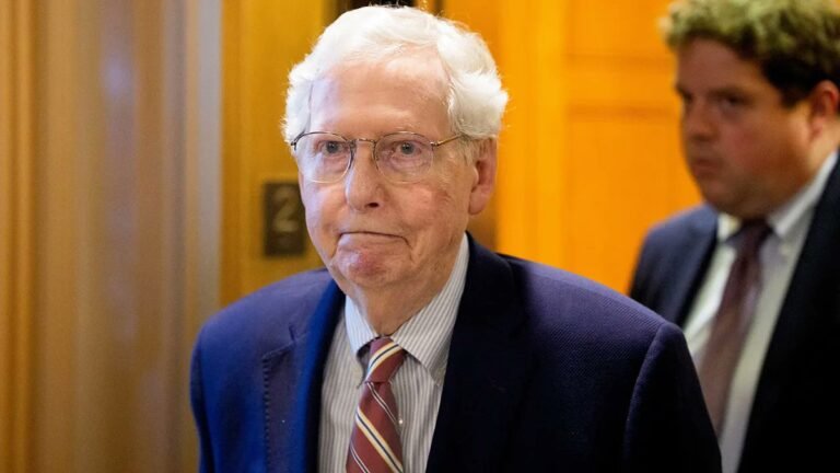 Le sénateur Mitch McConnell a déclaré qu'il avait quitté sa rééducation et qu'il poursuivrait sa…