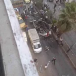Les médias syriens rapportent qu'un engin explosif a été placé dans un minibus de service à Jaramana, une…