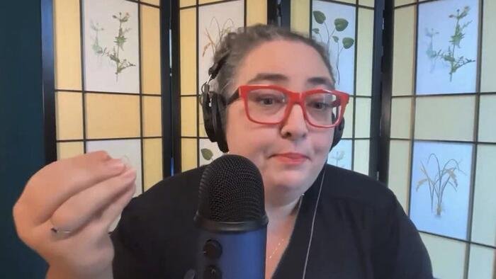 Regarder : Le coprésident de la DSA « Privileged Idiot » a une bouillie absolue pour le cerveau