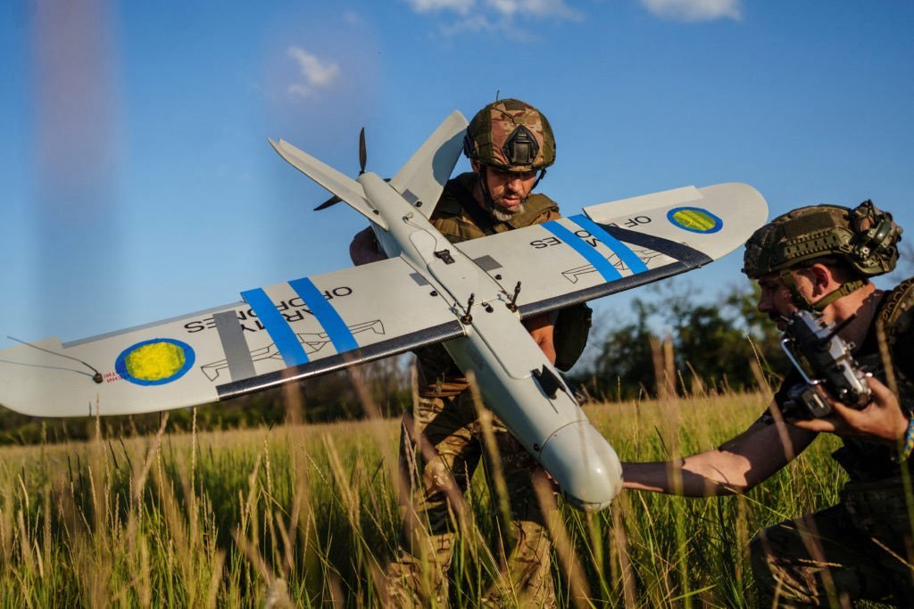 Tôt samedi matin, vers 8 heures du matin, un drone non identifié chargé d'explosifs est entré dans…