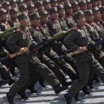 Zelensky prévient que la Corée du Nord est sur le point d'envoyer 30 000 à 50 000 soldats supplémentaires…