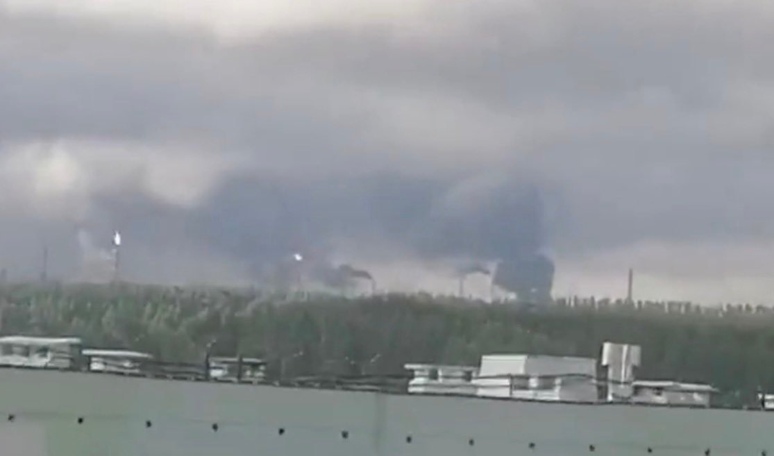 Des drones d'attaque ukrainiens ont frappé ce matin une raffinerie de pétrole russe dans la ville de…