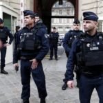 2 policiers tendus dans une embuscade et poignardés à Toulouse, France.