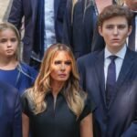 La valeur nette estimée de Barron Trump est d’environ 150 millions de dollars, ce qui le rend plus riche…