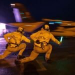 Les images publiées par le Commandement central des États-Unis (CENTCOM) montrent un F/A-18F Super Hornet…