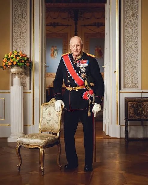 Selon les communiqués des médias norvégiens, du ministère des Affaires étrangères et de la maison royale,…