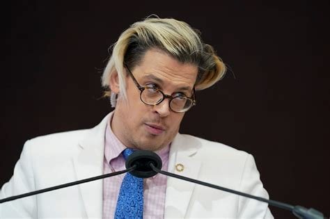 Milo Yiannopoulos détenu par l'ICE à l'aéroport de Louisiane et est détenu par l'ICE — NYP