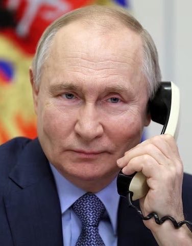 Le président 🇷🇺🇸🇾 russe Poutine appelle le président syrien Al-Shara à réaffirmer son soutien à l'unité, à…