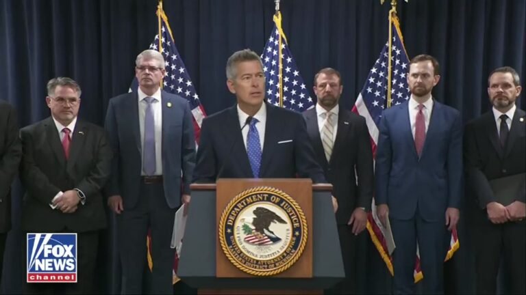 MAINTENANT : le secrétaire aux Transports Sean Duffy tire la sonnette d'alarme sur les failles de sécurité…