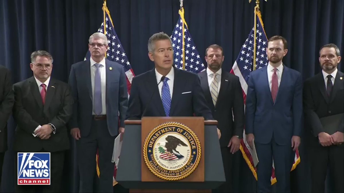 MAINTENANT : le secrétaire aux Transports Sean Duffy tire la sonnette d'alarme sur les failles de sécurité…