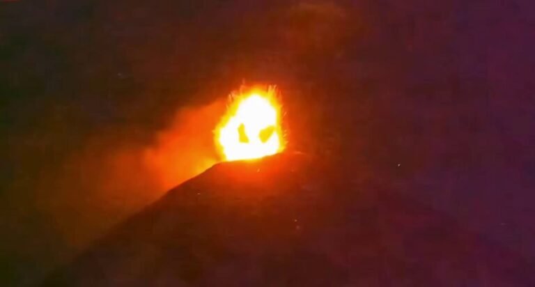 Le Guatemala a émis une alerte de danger sur le Volcán de Fuego.