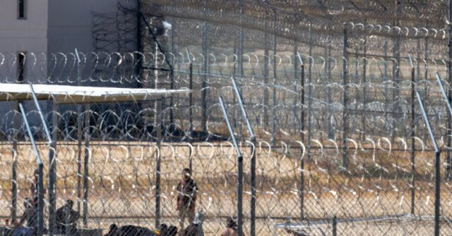 ICE étend sa capacité de détention pour immigrants avec 2 autres achats CoreCivic