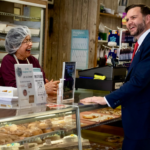 Les employés d'une beignerie de l'Ohio racontent une rencontre surprise avec JD Vance qui a pris une tournure inattendue