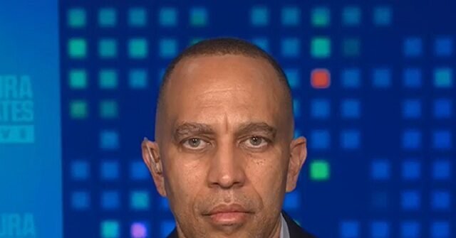 Jeffries : « Les républicains ont adopté la suppression des électeurs comme stratégie électorale »