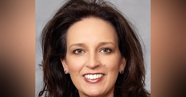 Jennifer Balkcom remporte la nomination du GOP pour remplacer Chuck Edwards dans la course à la maison en Caroline du Nord