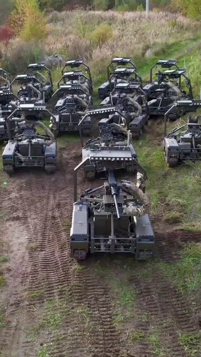 Les drones au sol sont arrivés… Un drone au sol ukrainien a tué 20 soldats russes après avoir roulé dans…