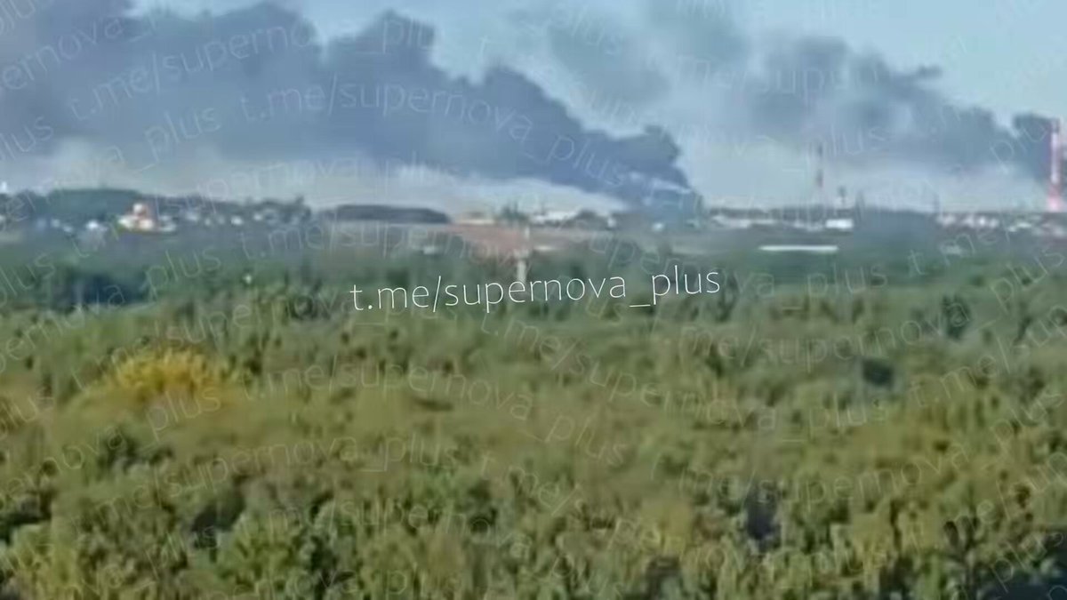 Les drones d'attaque ukrainiens ont frappé avec succès la raffinerie de pétrole russe de Yaroslavl ce…