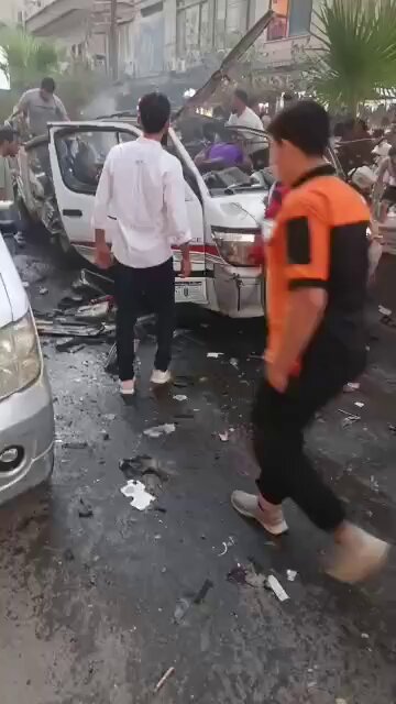 Un engin explosif a détruit un bus de passagers à Jaramana, près de Damas, tuant au moins sept personnes,…