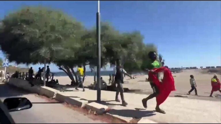 Le chef du parti @vox_es, M. @Santi_ABASCAL est à Ceuta et confirme que le gouvernement Sánchez a menti…