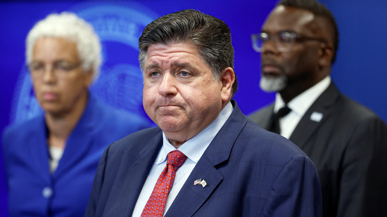 La cascade fanfaronne de Pritzker se retourne contre lui alors que les critiques rôtissent une vidéo virale : « La chose la plus effrayante qu’il ait jamais publiée »