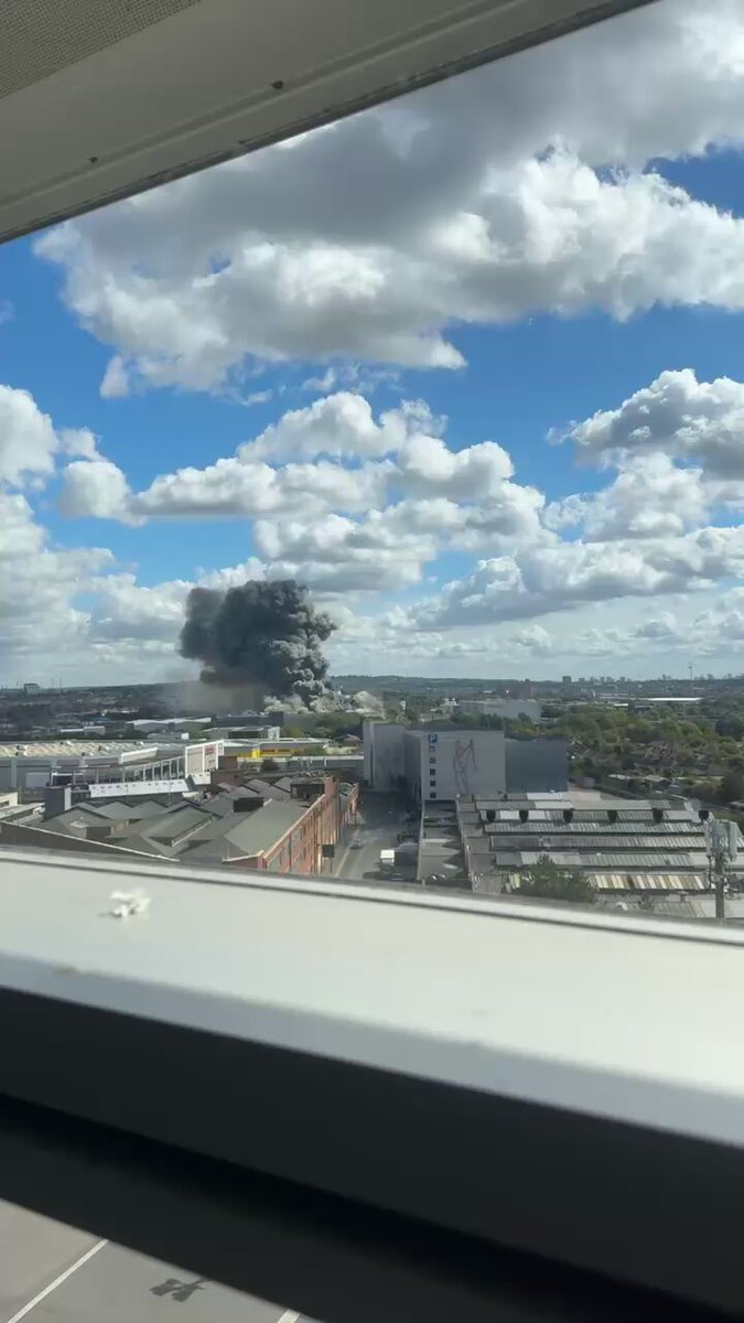 Un grand incendie a été signalé près du stade de Wembley à Londres à la suite d'informations faisant état…