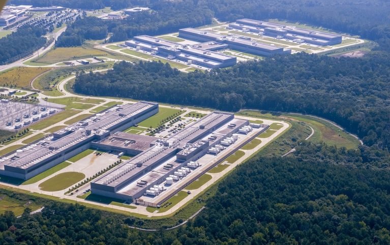 RS13907_090325_Meta-Data-Center_01-1536x965