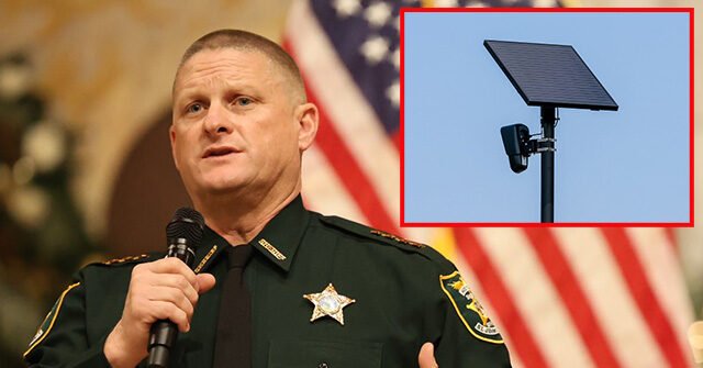 Le shérif de Floride rejette les inquiétudes concernant les caméras Flock, les qualifiant d'« ignorance et de désinformation », et compare les efforts de « DeFlock » pour « définancer la police »