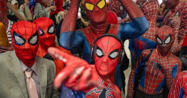 « Incroyablement dystopique » : BMW affiche la publicité « Spider-Man » sur les écrans du tableau de bord et fait face à une réaction intense des propriétaires