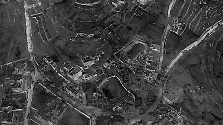 Un tunnel du Hezbollah s’étendant sur plusieurs dizaines de mètres à Srebbine, dans le sud du Liban, a été…