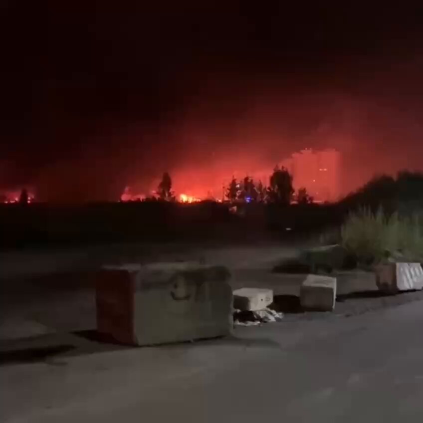 De nombreux incendies sont visibles à Kiev après les frappes de missiles russes ce soir