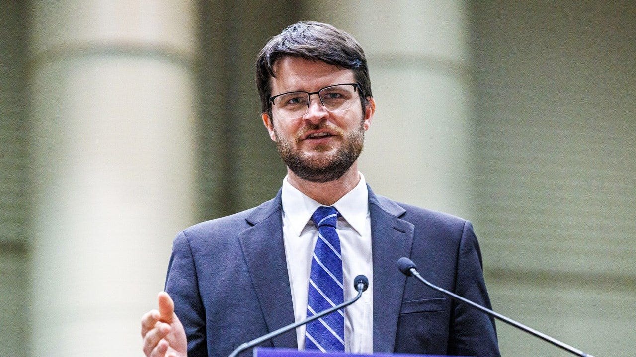 L&rsquo;arrestation du candidat de Dem House en 2013 refait surface dans une course cruciale pour le contrôle du Congrès