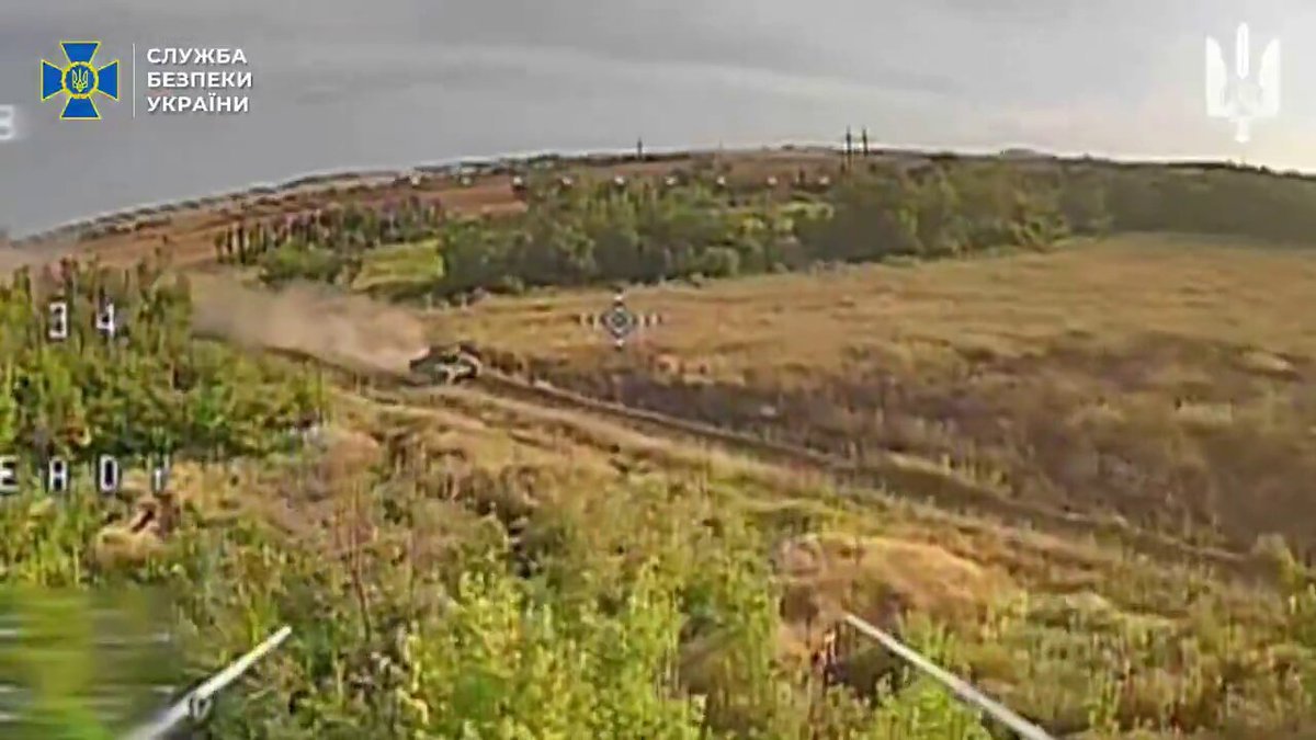 Des images de drones ukrainiens FPV traquant à nouveau les blindés russes le mois dernier.