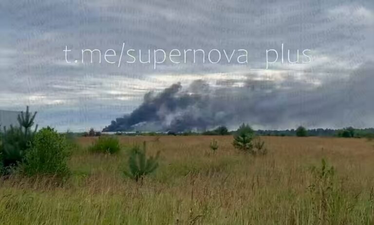 Un autre centre de distribution de commerce électronique russe Wildberries est en feu ce matin après une…