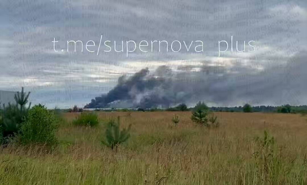 Un autre centre de distribution de commerce électronique russe Wildberries est en feu ce matin après une…
