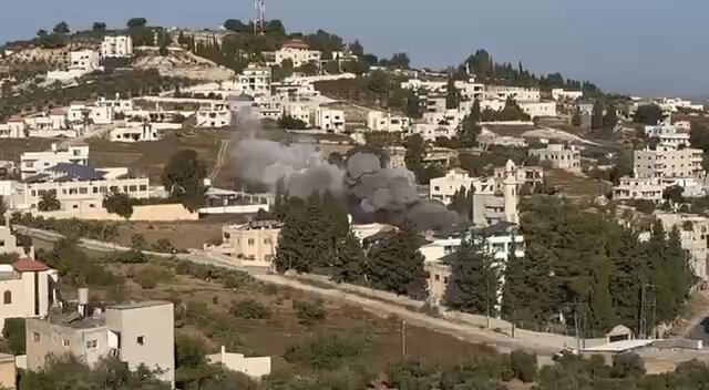 Tsahal a démoli ce matin la maison de Farouk Ramadan, le terroriste qui a perpétré l'attaque dans le…
