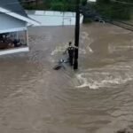 Une communauté entière a été submergée après que des crues soudaines catastrophiques ont balayé Cambridge…