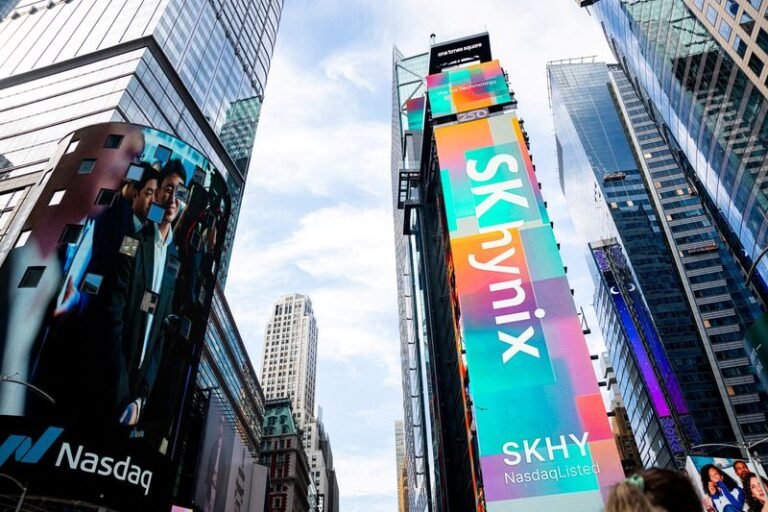 SK Hynix augmente alors que les maisons de courtage lancent une couverture avec des notes haussières