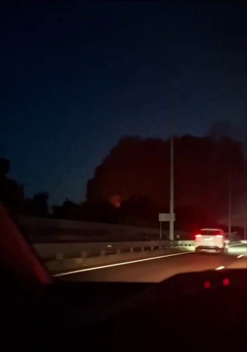 🇷🇺🇺🇦 La Russie frappe un énorme dépôt de munitions à Kyiv, en Ukraine, provoquant une explosion majeure.