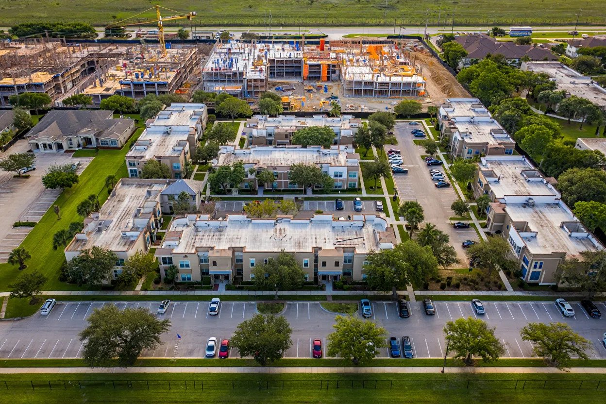L'offre multifamiliale du Texas baisse à mesure que les investisseurs anticipent les loyers