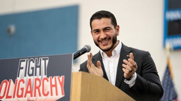 La croisade Medicare pour tous d’Abdul El-Sayed se heurte à une contradiction gênante impliquant sa femme