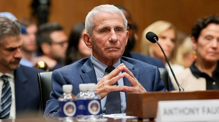 Fauci a été cité à comparaître alors qu'un document sur le COVID enquêtait pour avoir « profité » des directives fédérales