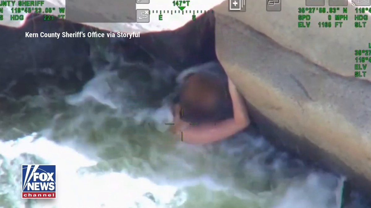 Emportée par la rage de la rivière Kern, une femme est retrouvée accrochée au dessous d'une falaise.