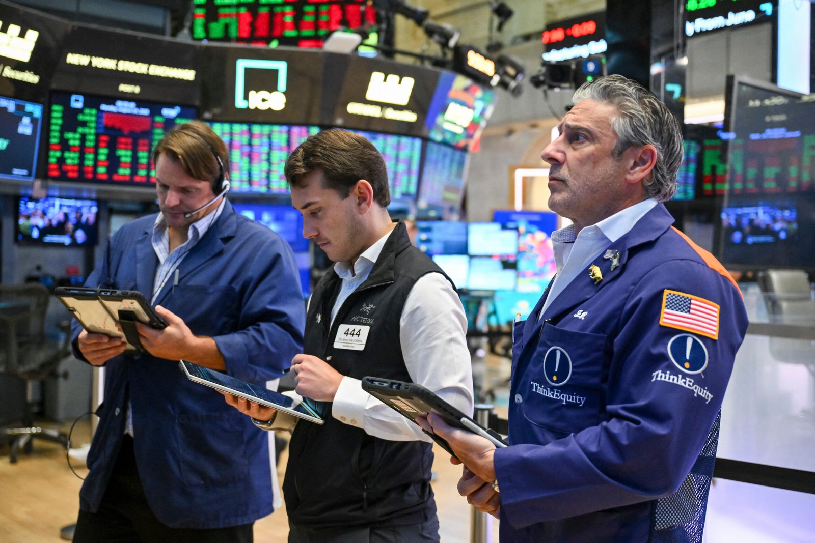 Marché boursier aujourd'hui : les contrats à terme sur le Dow, le S&P 500 et le Nasdaq chutent alors que les États-Unis frappent l'Iran et les paris sur une hausse des taux bondissent