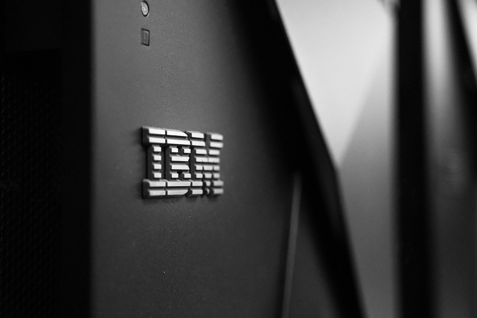 Le pari quantique d'IBM vient de s'agrandir : ce que l'accord HRL signifie pour les investisseurs