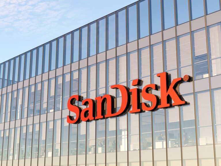 Sandisk a signalé des licenciements sur ses sites israéliens. Il s’agit d’une poussée d’efficacité, pas d’un signe d’avertissement pour le stock SNDK.